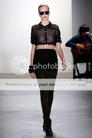 Vena Cava, safety pins