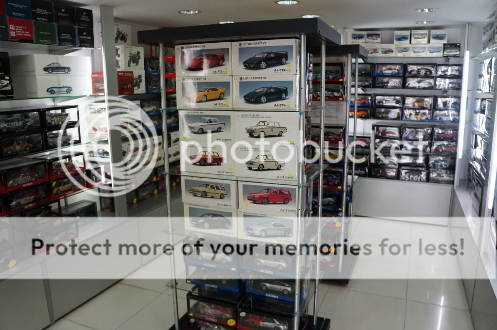 Alex (SoFL)'s Visit to the AUTOart Store in Hong Kong AUTOart UT